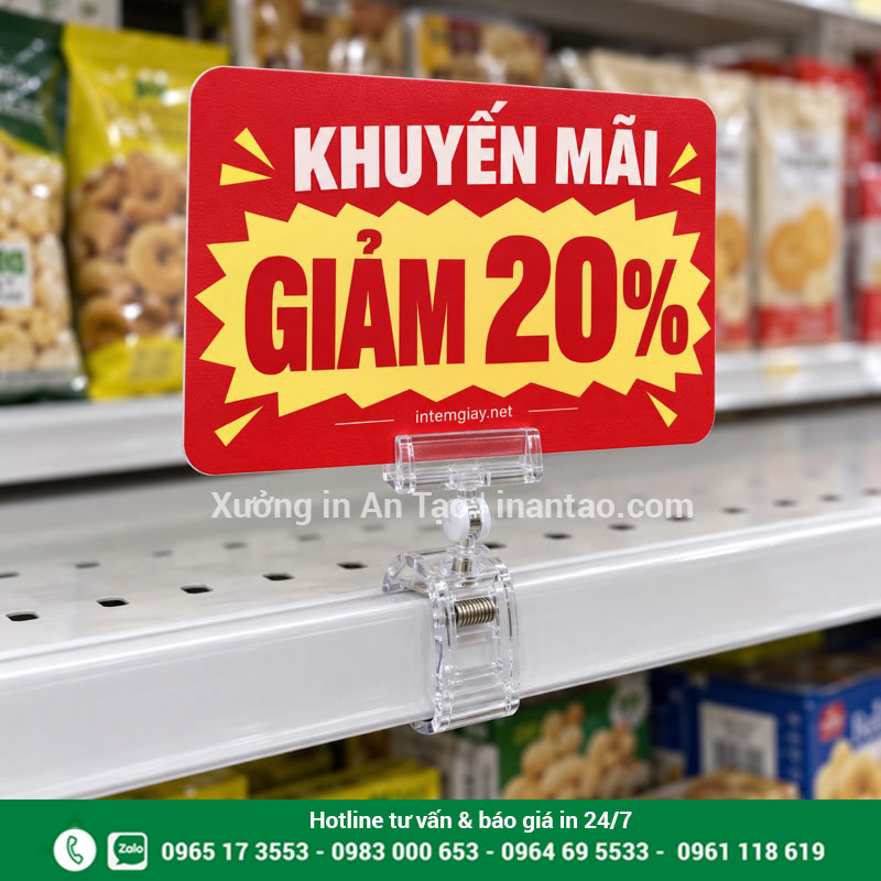 Wobbler kẹp nhựa trong giữ bảng khuyến mãi giảm 20 phần trăm trên mép kệ siêu thị